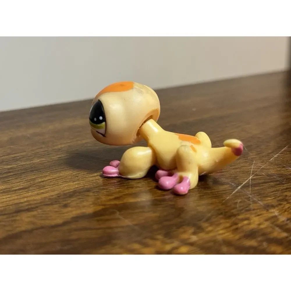 Littlest Pet Shop LPS Gecko #1365 Yellow Orange Pink Authentic Hasbro